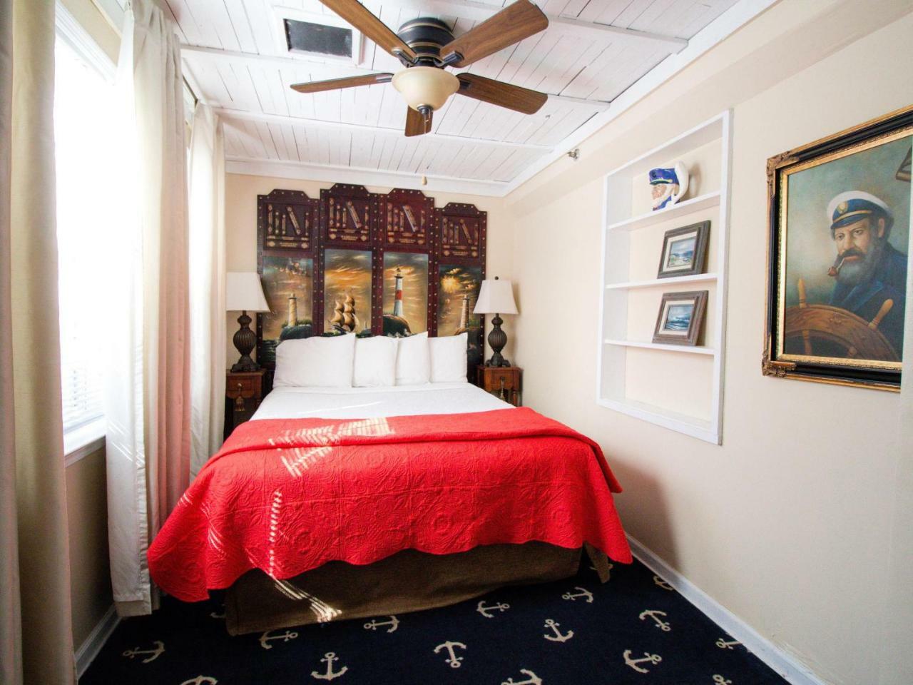 Tybee Island Inn Bed & Breakfast Room photo