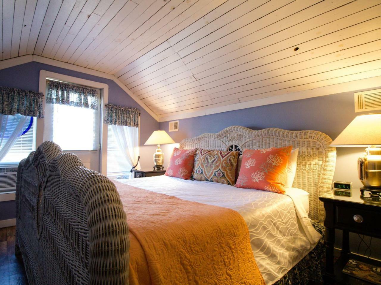 Tybee Island Inn Bed & Breakfast Room photo