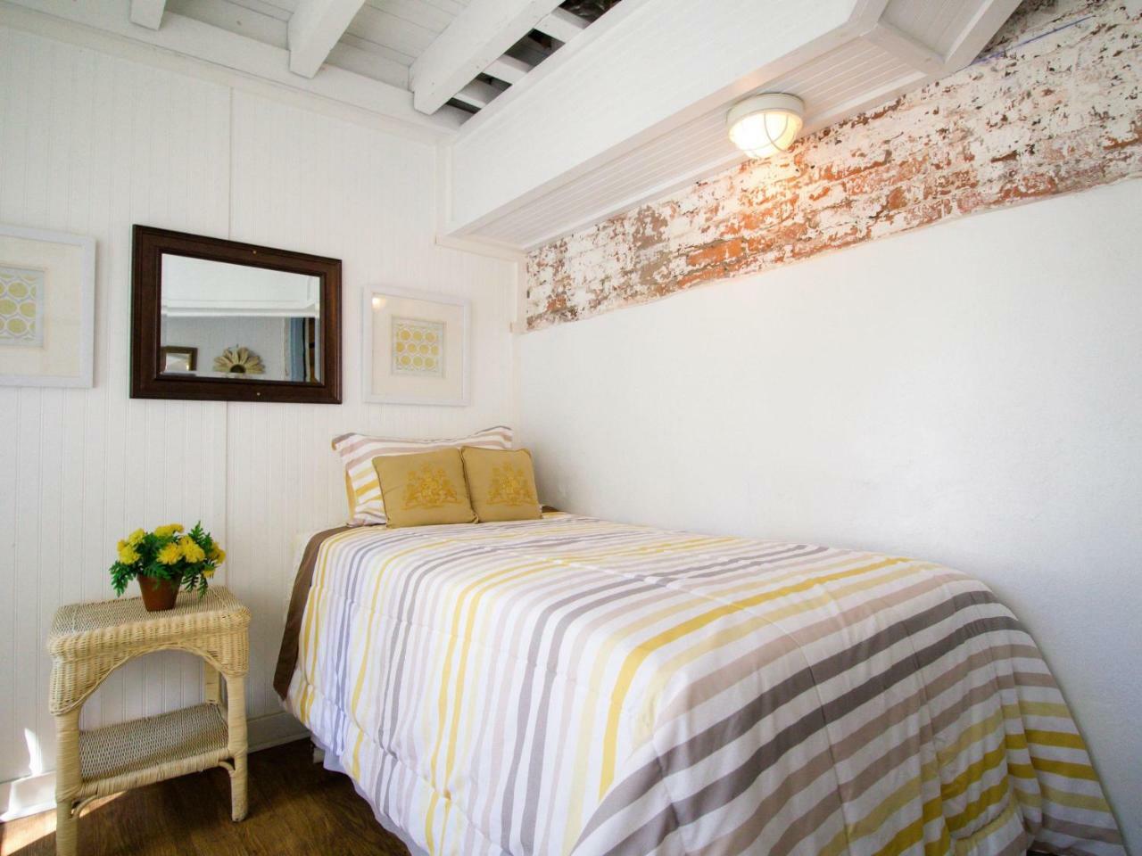 Tybee Island Inn Bed & Breakfast Room photo